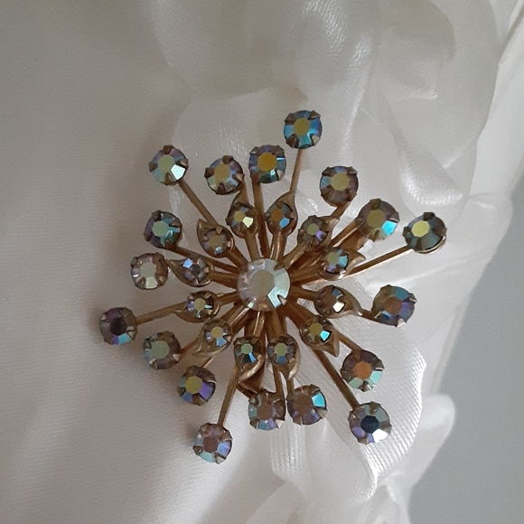 Vintage Rainbow Multicolor Aurora Borealis Starburst Snowflake Cluster Brooch - Picture 4 of 11